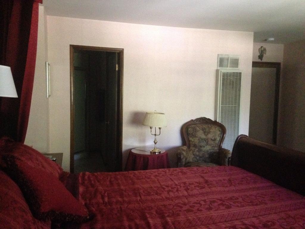 Switzerland Haus Bed And Breakfast Inn Big Bear Lake Bilik gambar